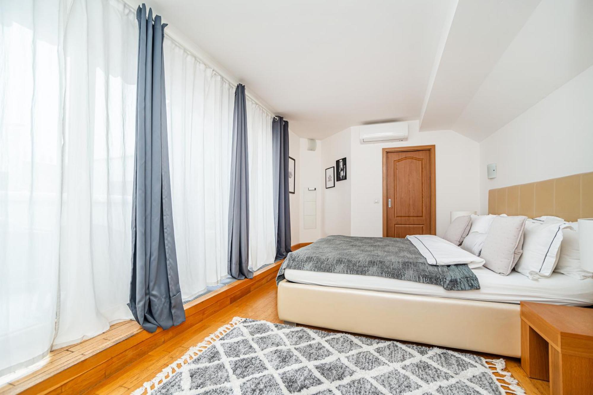 Lavish And Chic Duplex Prague