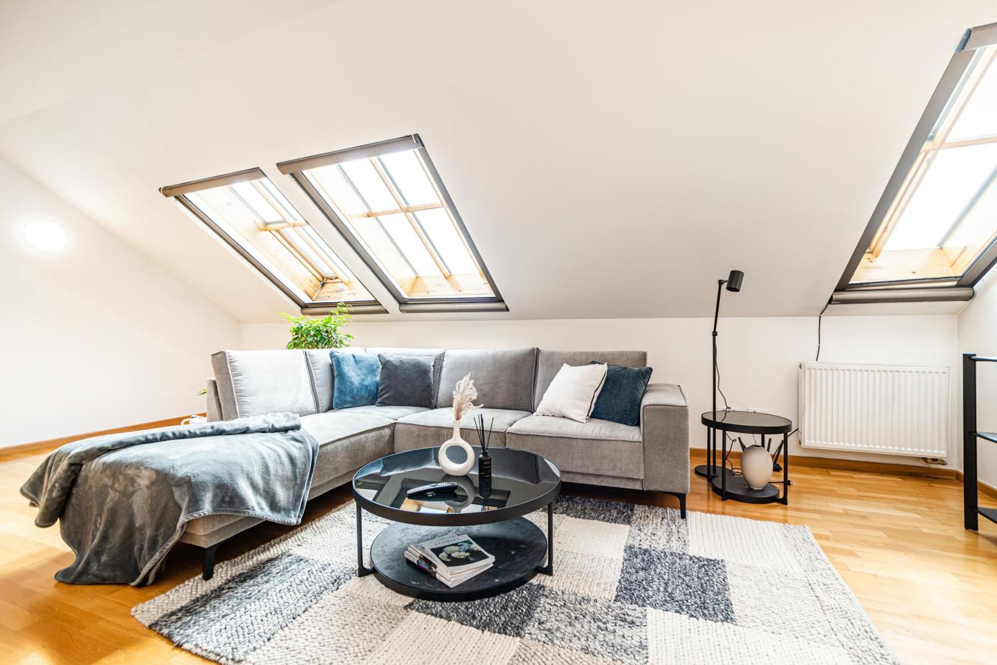 Lavish And Chic Duplex Apartment Prague