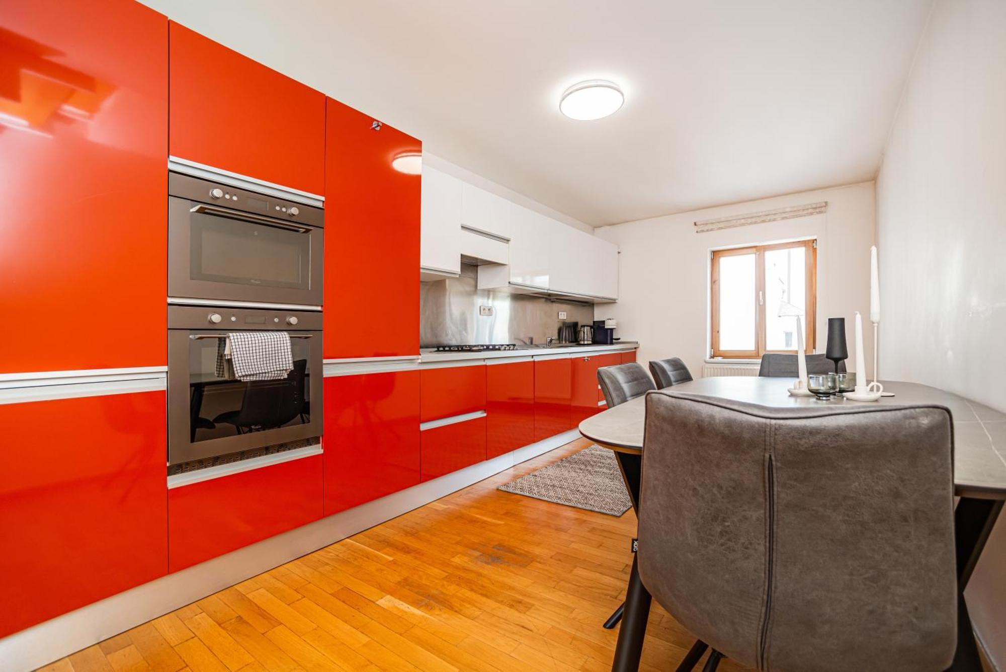 Lavish And Chic Duplex Apartment *