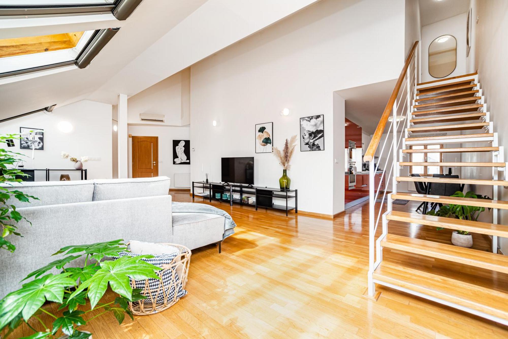 Apartment Lavish And Chic Duplex
